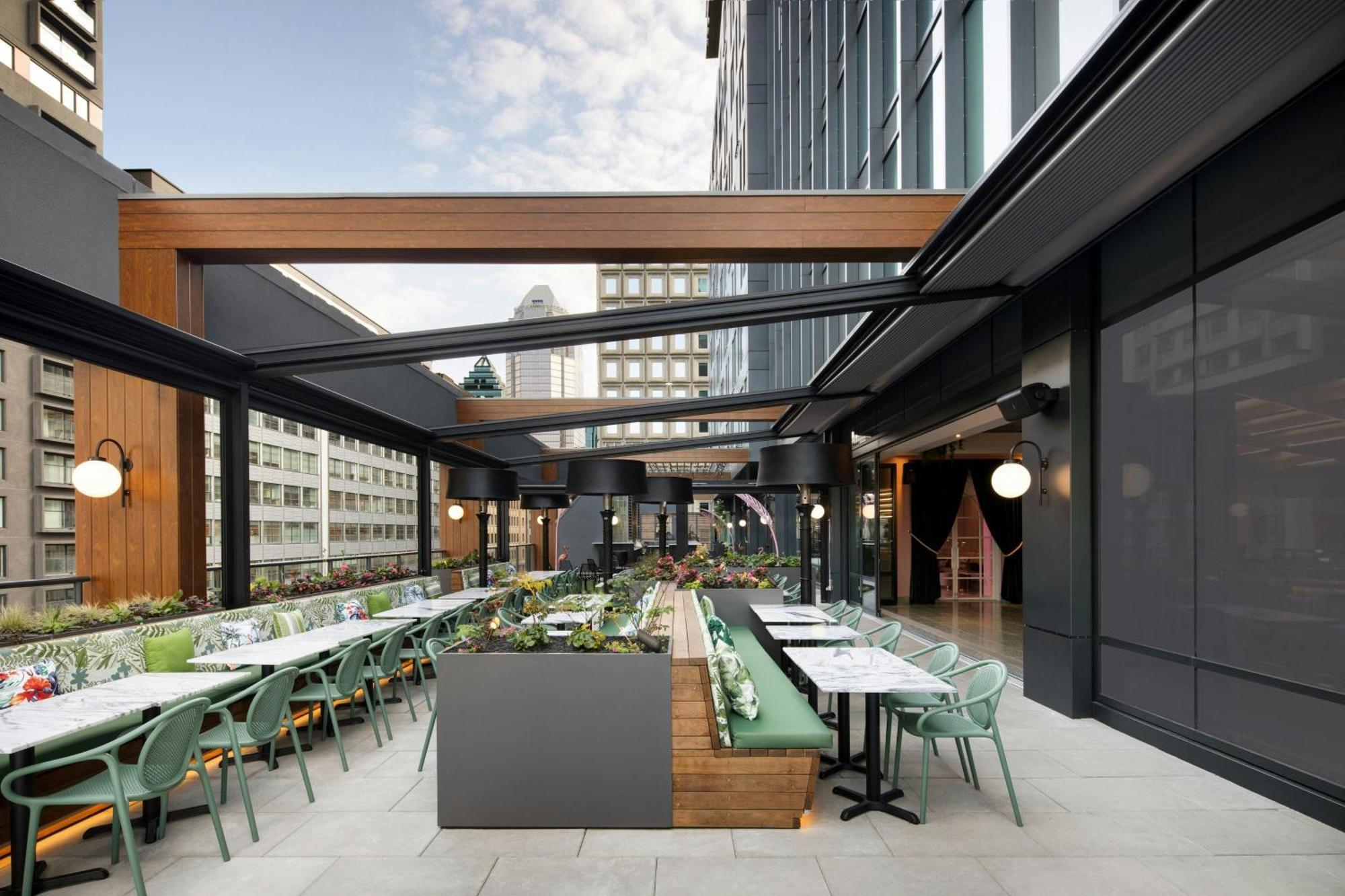 Honeyrose Hotel, Montreal, A Tribute Portfolio Hotel Экстерьер фото The rooftop bar at The Standard London