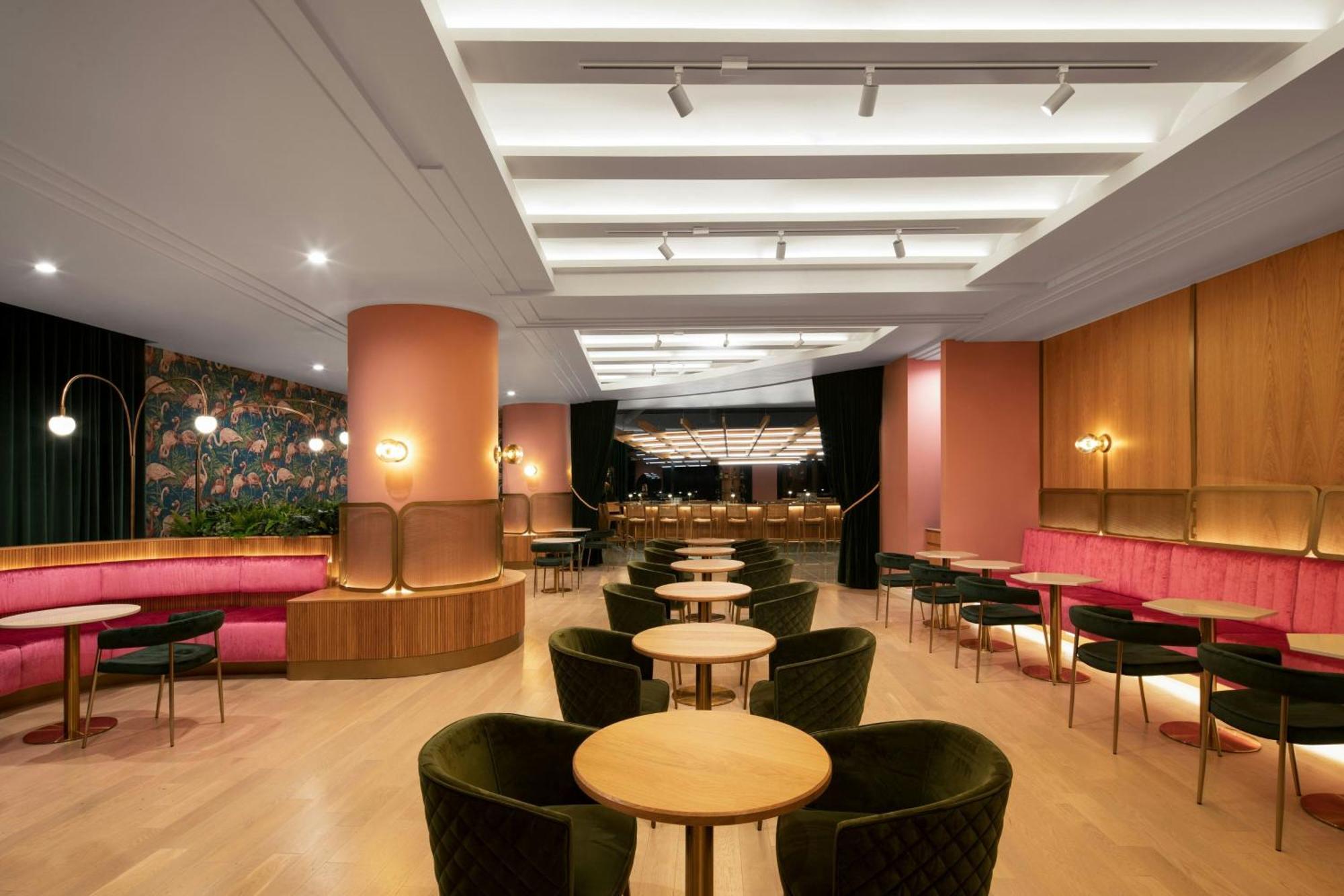 Honeyrose Hotel, Montreal, A Tribute Portfolio Hotel Экстерьер фото The Lounge at London Heathrow Airport