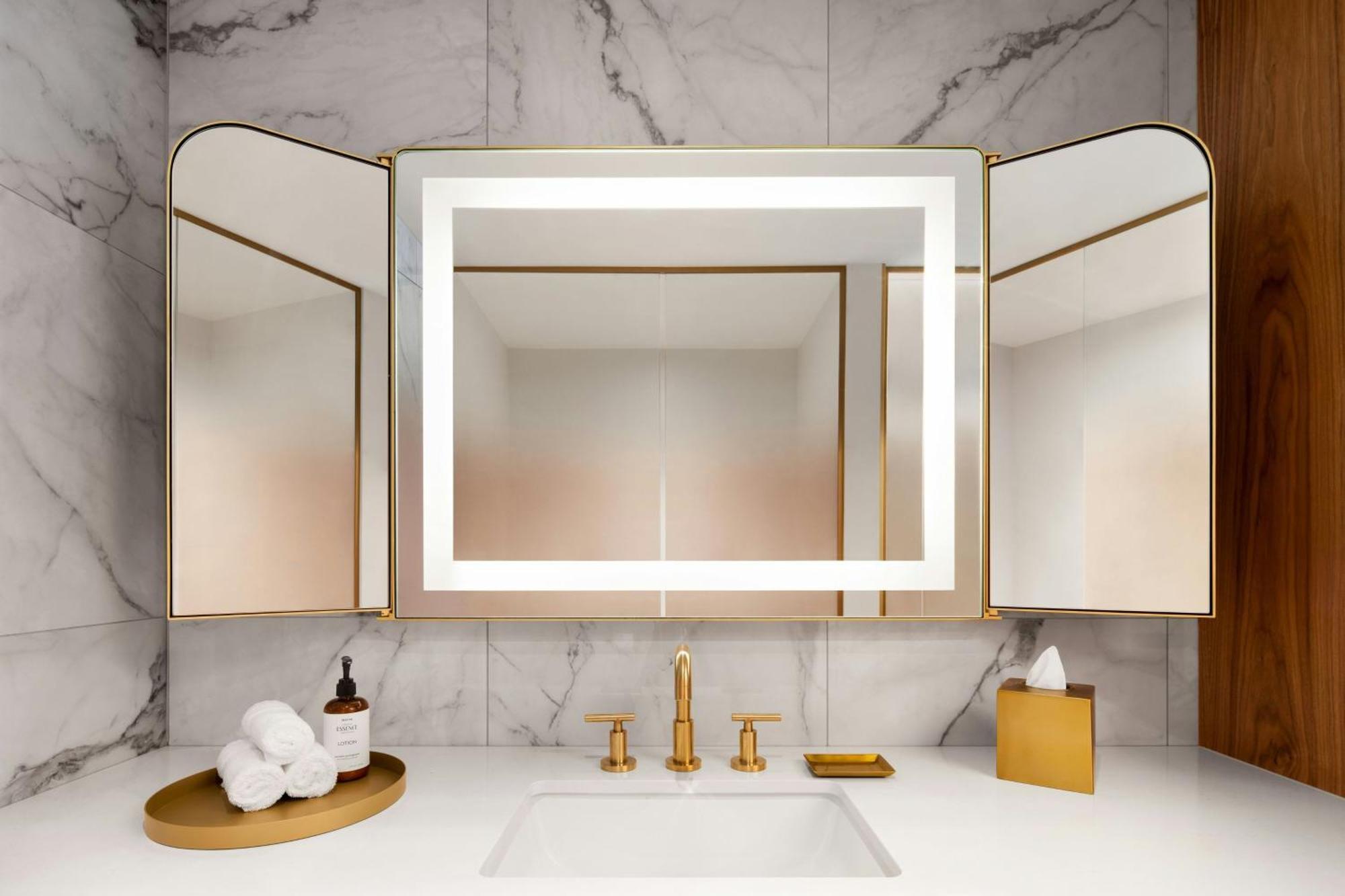 Honeyrose Hotel, Montreal, A Tribute Portfolio Hotel Экстерьер фото Bathroom fixtures by Dornbracht