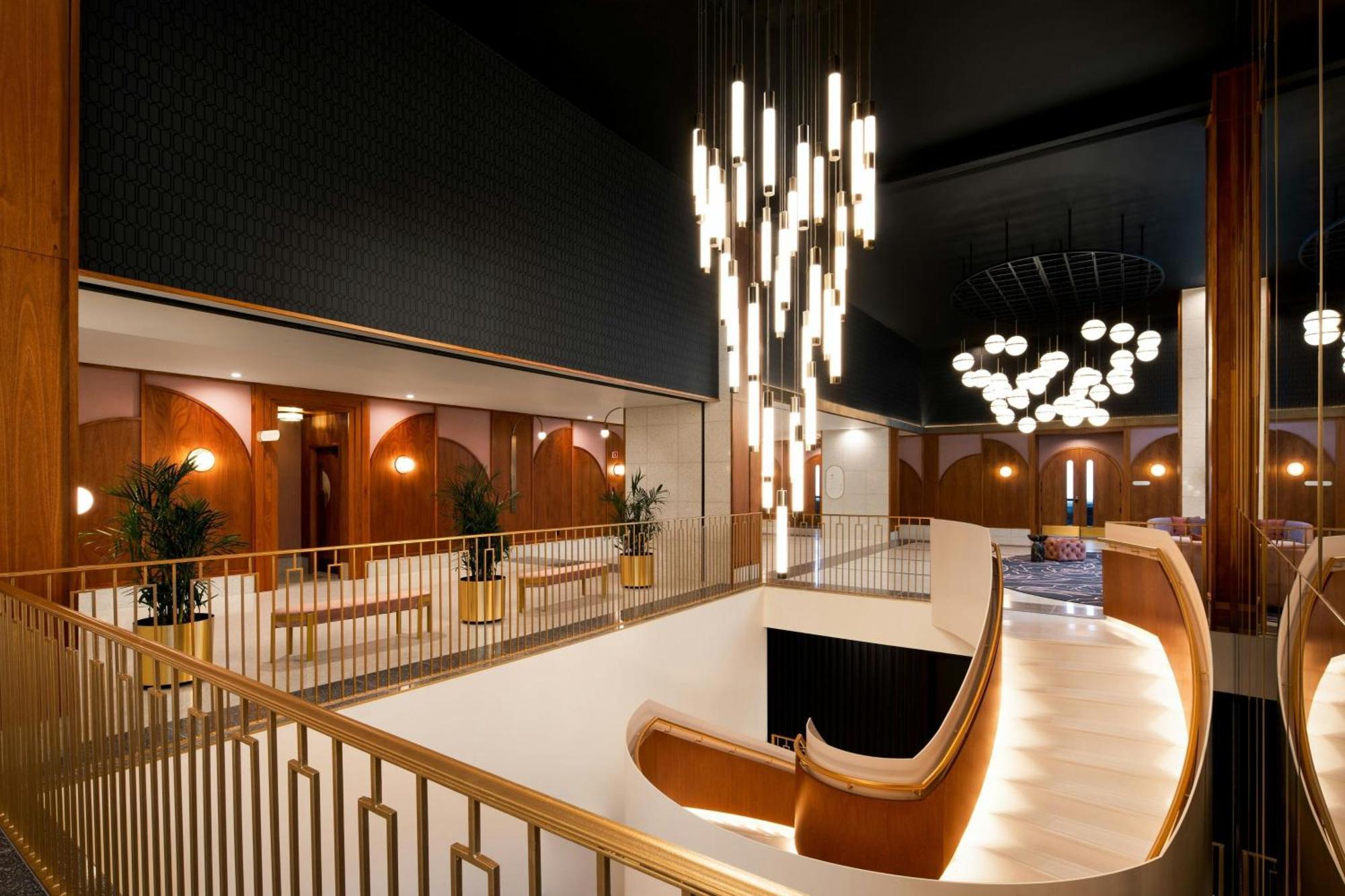 Honeyrose Hotel, Montreal, A Tribute Portfolio Hotel Экстерьер фото The interior of the new terminal